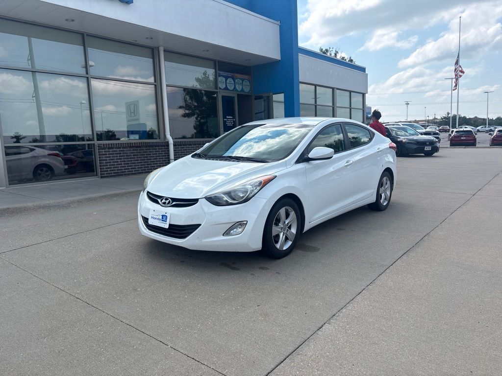 Shimmering White Mica 2013 Hyundai Elantra Sedan Front-Wheel Drive 6-Speed Automatic Overdrive