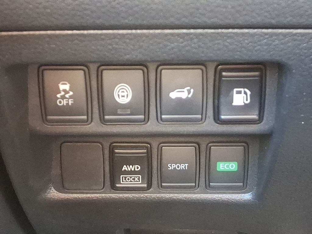 Thumbnail: 2020 Nissan Rogue - 24