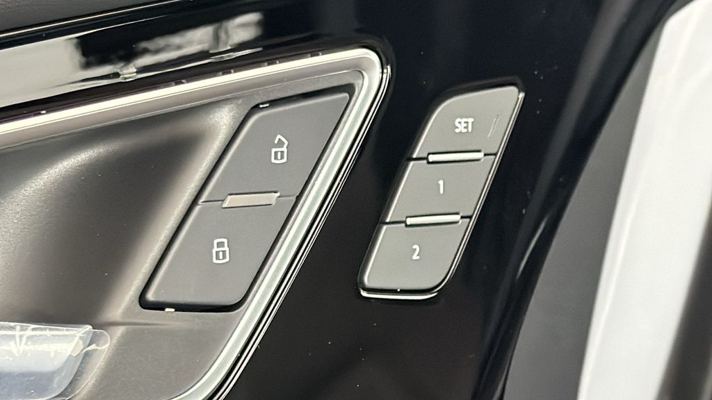 2025 Audi Q4 e-tron  28