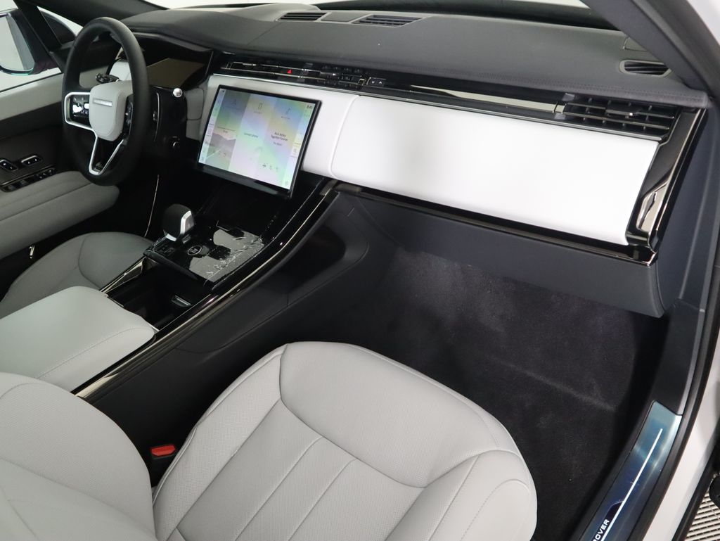 Thumbnail: 2025 Land Rover Range Rover Sport - 19