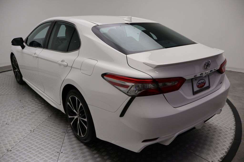 Thumbnail: 2019 Toyota Camry - 11