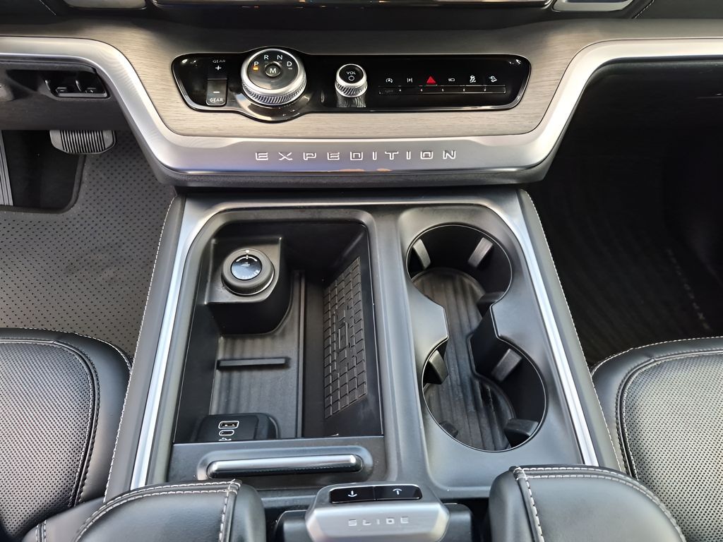 Used Car 2025 Ford Expedition  Platinum For Sale Under $70,000 In Austin, Texas