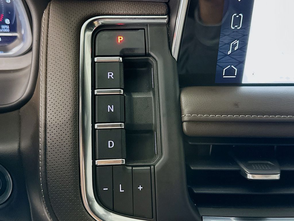 Thumbnail: 2022 GMC Yukon - 16