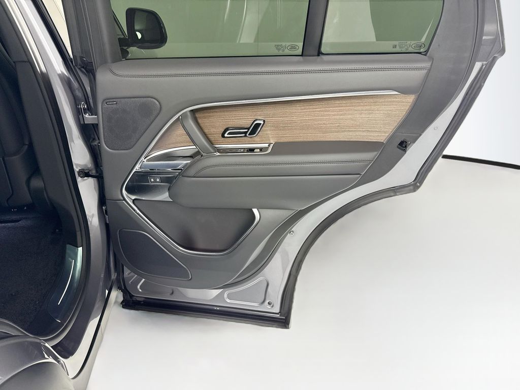 Thumbnail: 2026 Land Rover Range Rover - 27