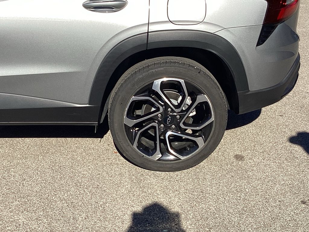 Used 2024 Chevrolet Trax SUV