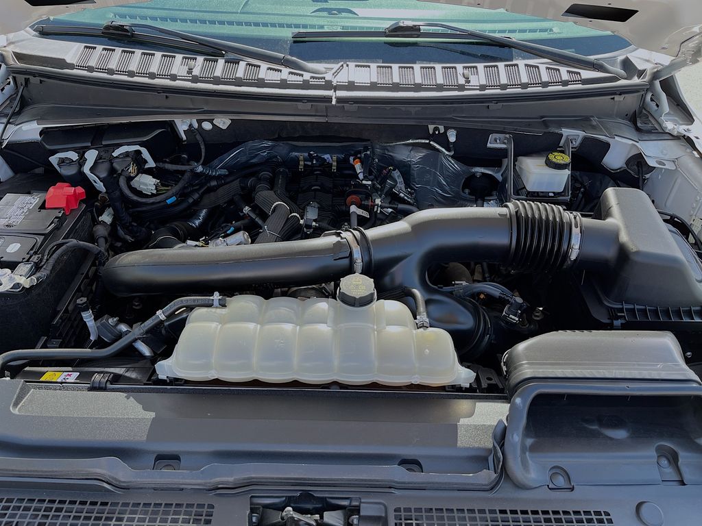 Used 2023 White Ford XLT image 32