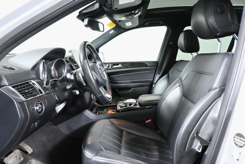 Thumbnail: 2019 Mercedes-Benz GLS - 3