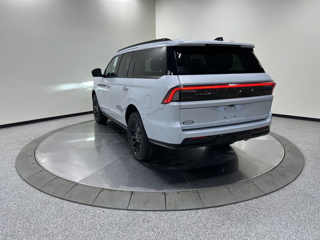 new 2026 Lincoln Navigator car, priced at $106,480