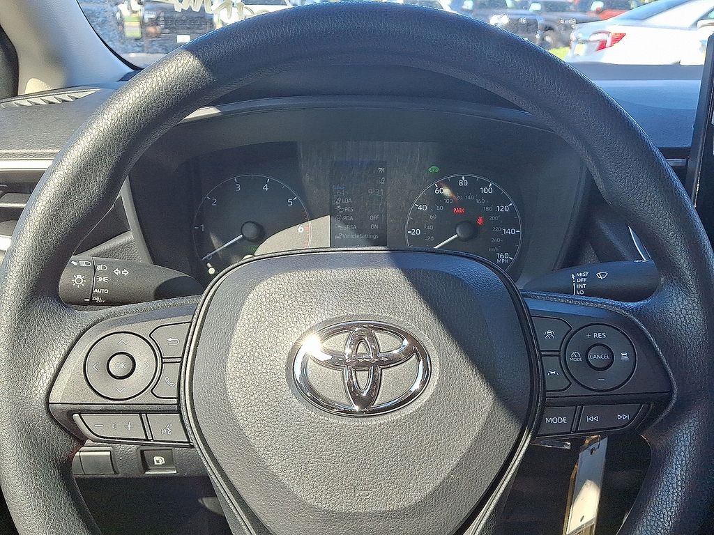 2025 Toyota Corolla LE 11