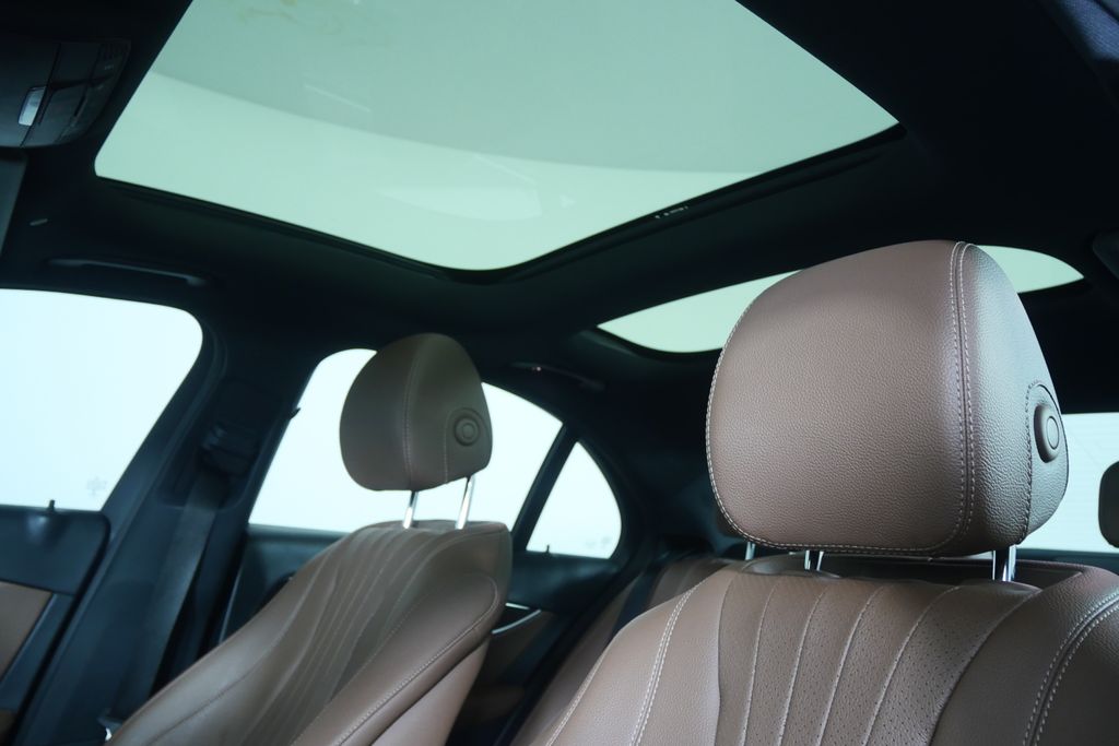 Thumbnail: 2019 Mercedes-Benz E-Class - 11