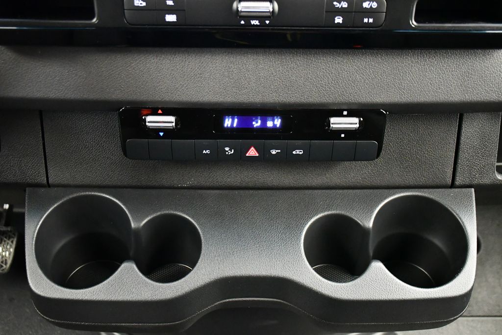 Thumbnail: 2026 Mercedes-Benz Sprinter - 21