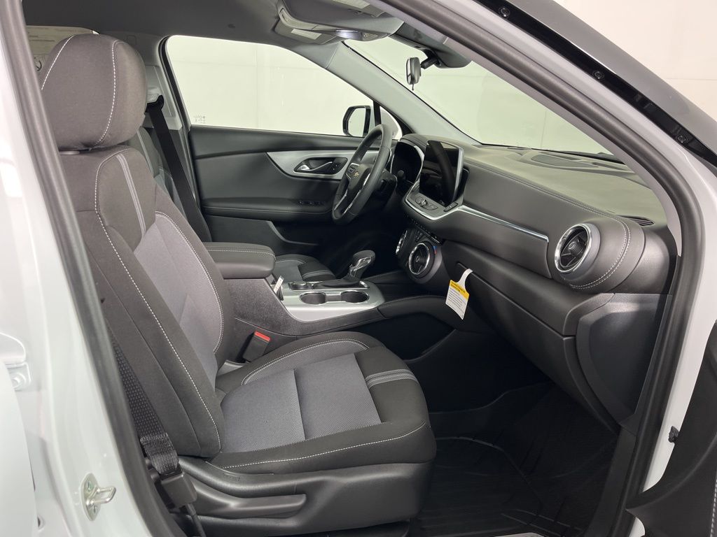 Thumbnail: 2026 Chevrolet Blazer - 8