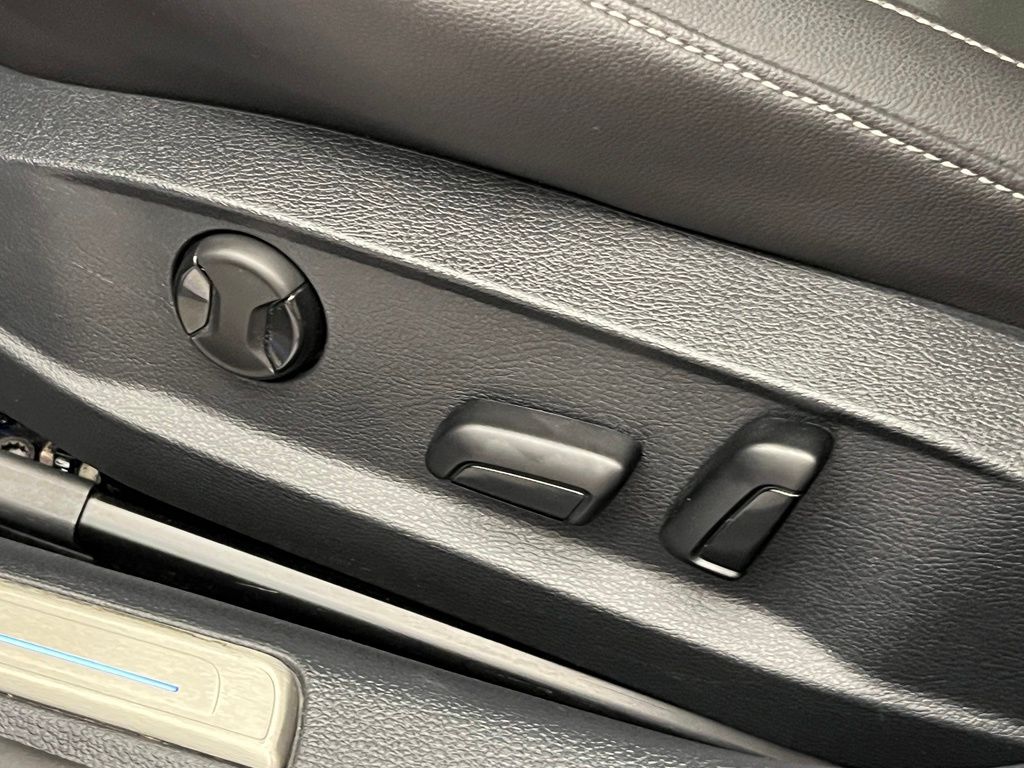 Thumbnail: 2016 Volkswagen Golf - 26