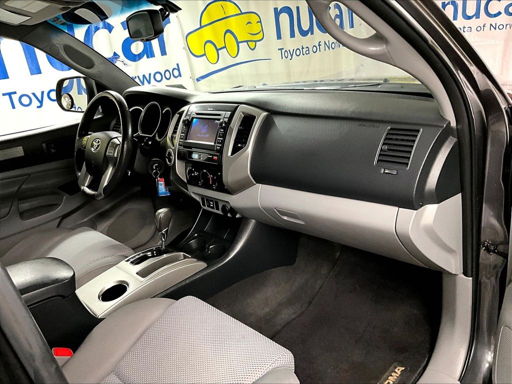 2013 Toyota Tacoma — photo 14