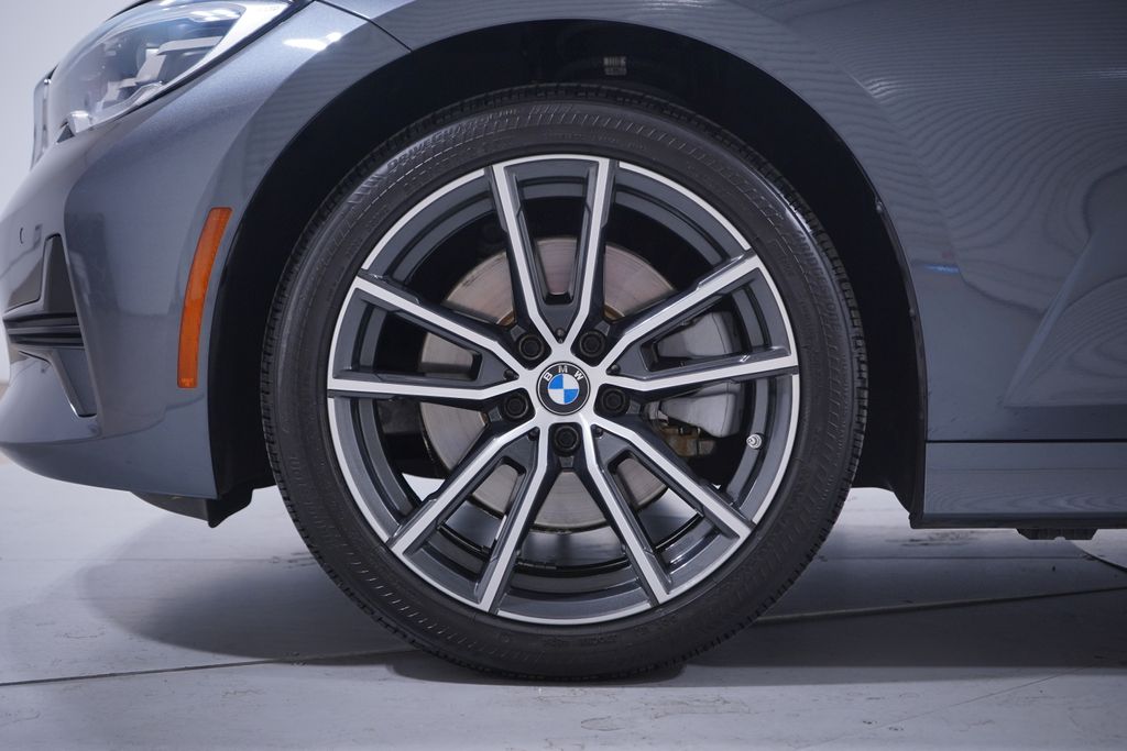Thumbnail: 2022 BMW 3 Series - 2