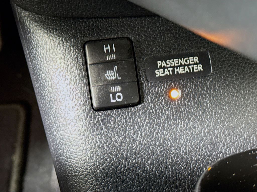 Thumbnail: 2016 Toyota Prius - 21