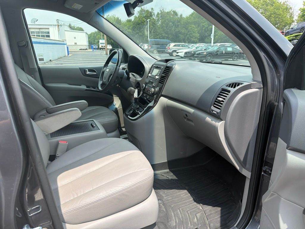 Thumbnail: 2014 Kia Sedona - 26