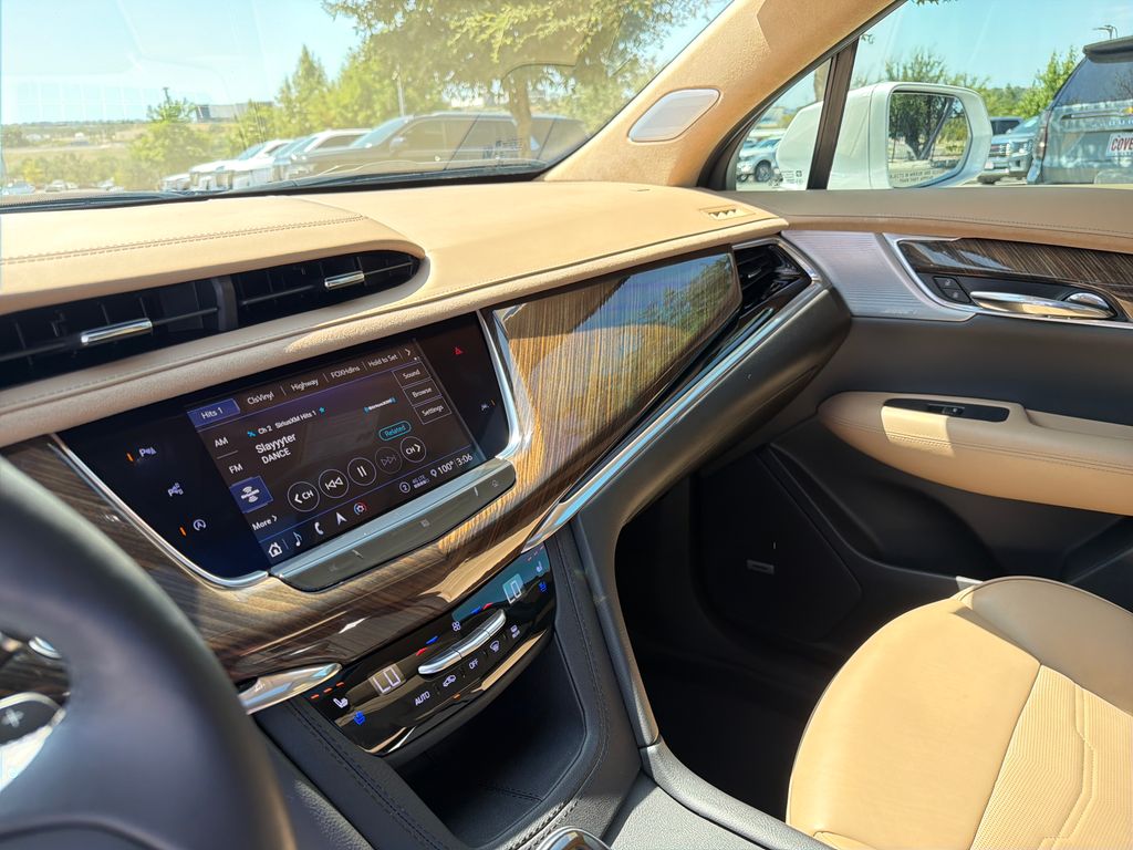 Used 2020 White Cadillac Premium Luxury image 24