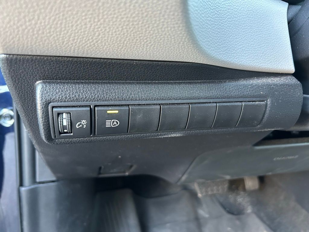 Thumbnail: 2025 Toyota Corolla - 17