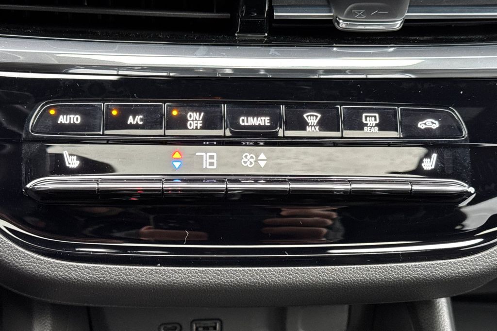 new 2026 Buick Envista car, priced at $32,699