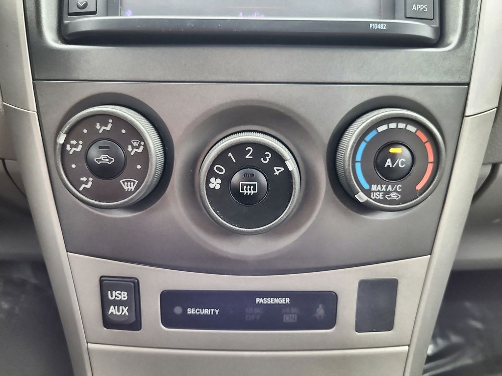 2013 Toyota Corolla LE 16