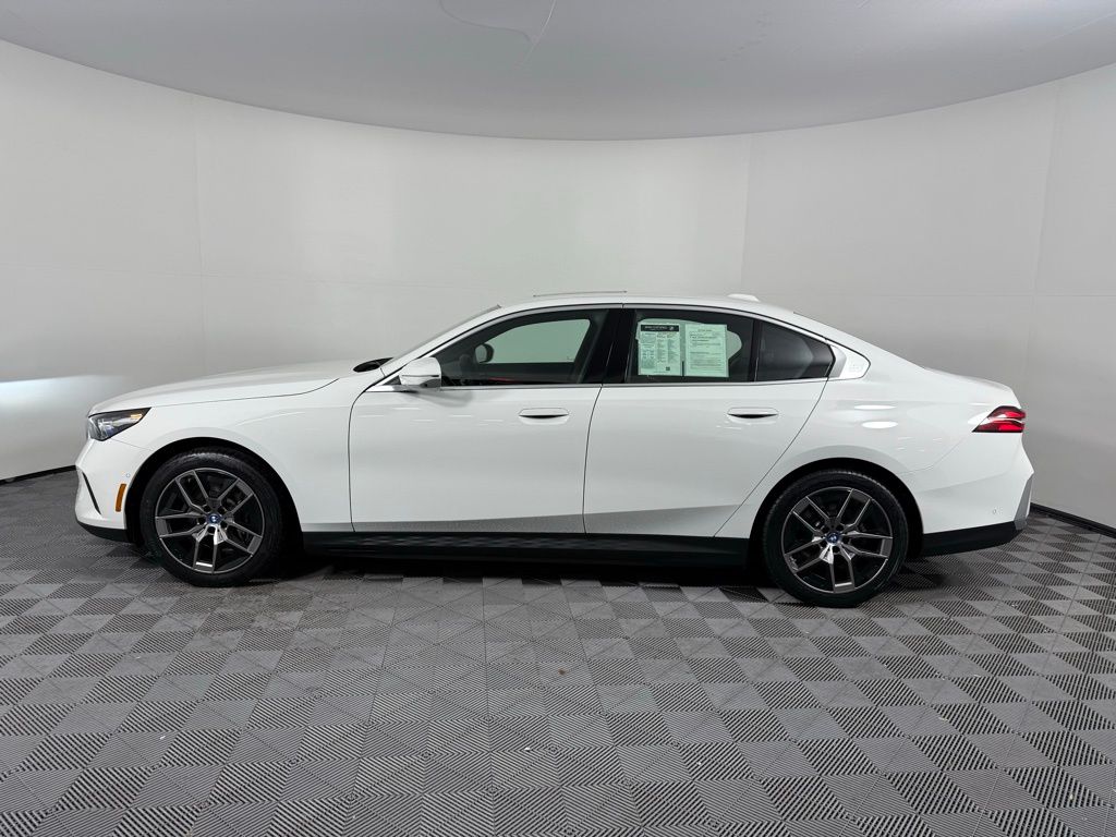 Thumbnail: 2025 BMW i5 - 8