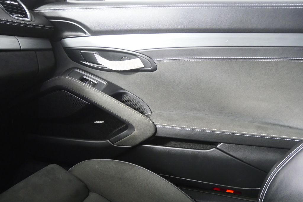 Thumbnail: 2021 Porsche 718 Cayman - 30