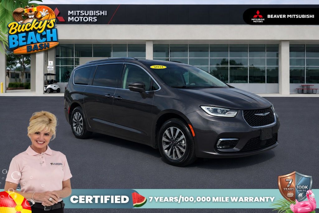 2021 Chrysler Pacifica Hybrid Touring L Hybrid's photo