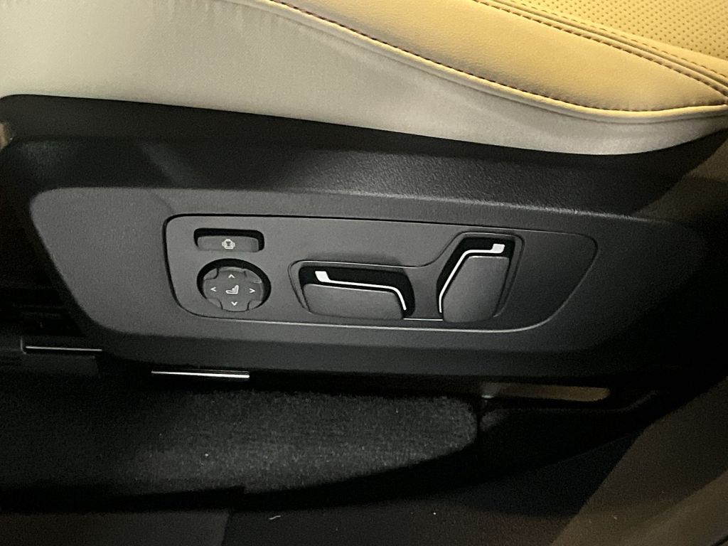 Thumbnail: 2026 BMW X3 - 12