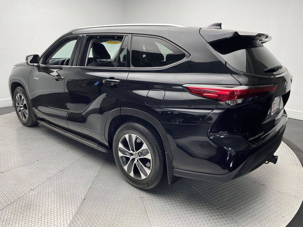 Thumbnail: 2020 Toyota Highlander - 7