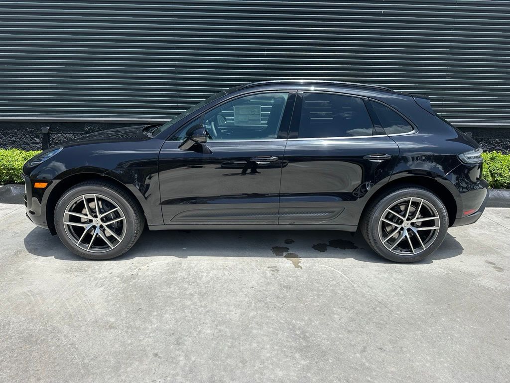 Thumbnail: 2026 Porsche Macan - 2