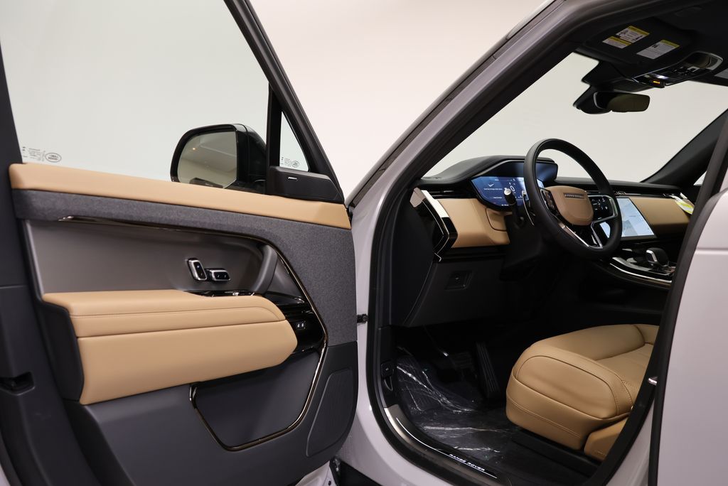 Thumbnail: 2026 Land Rover Range Rover Sport - 25