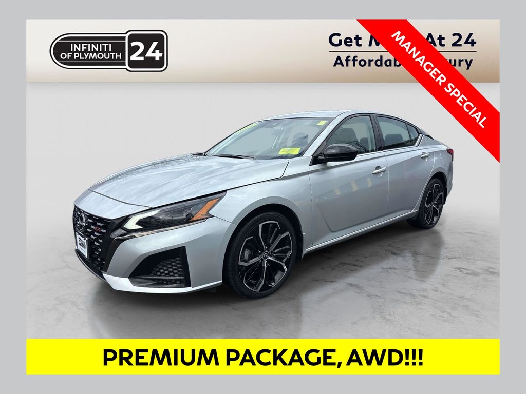 Brilliant Silver Metallic 2024 Nissan Altima Sedan All-Wheel Drive Continuously Variable Transmission