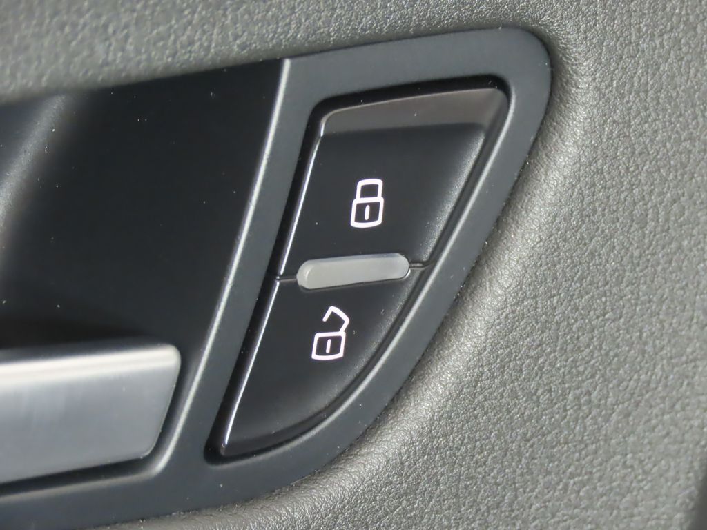 Thumbnail: 2013 Audi A4 - 27