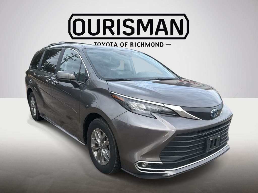2024 Toyota Sienna XLE 7-Passenger AWD