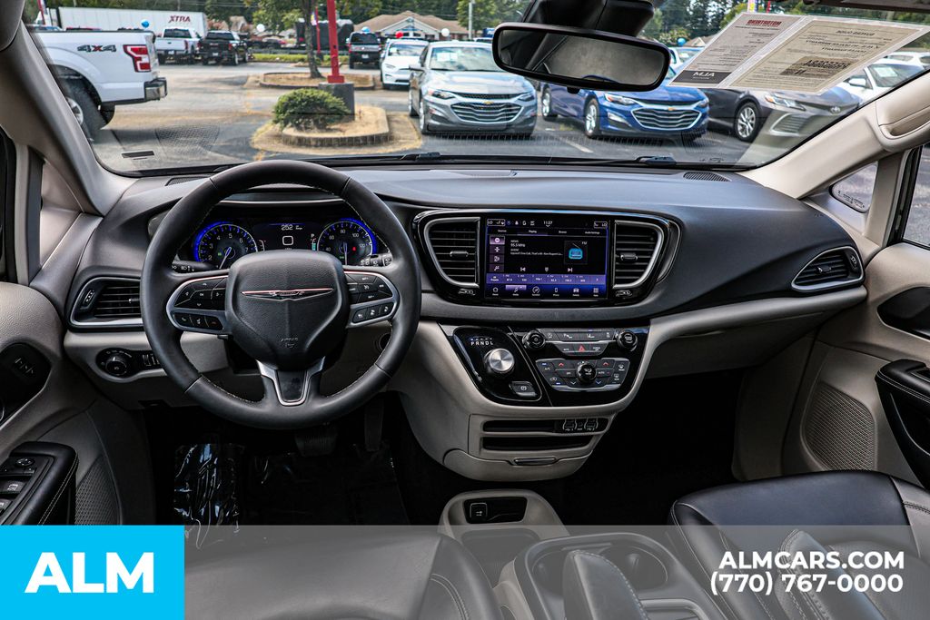 2023 Chrysler Pacifica Touring L photo 29