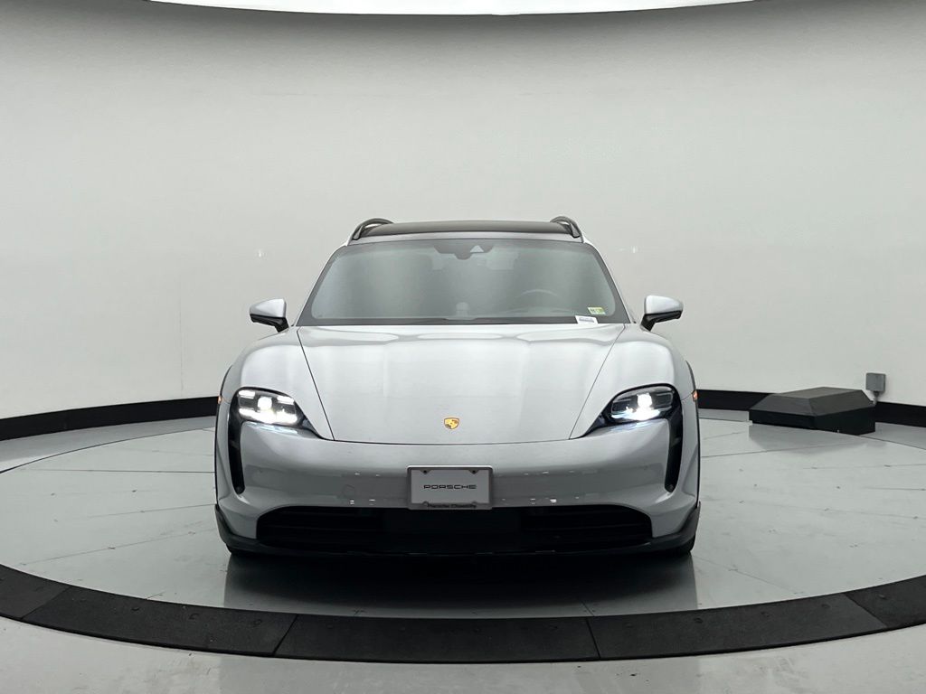 Thumbnail: 2022 Porsche Taycan - 6