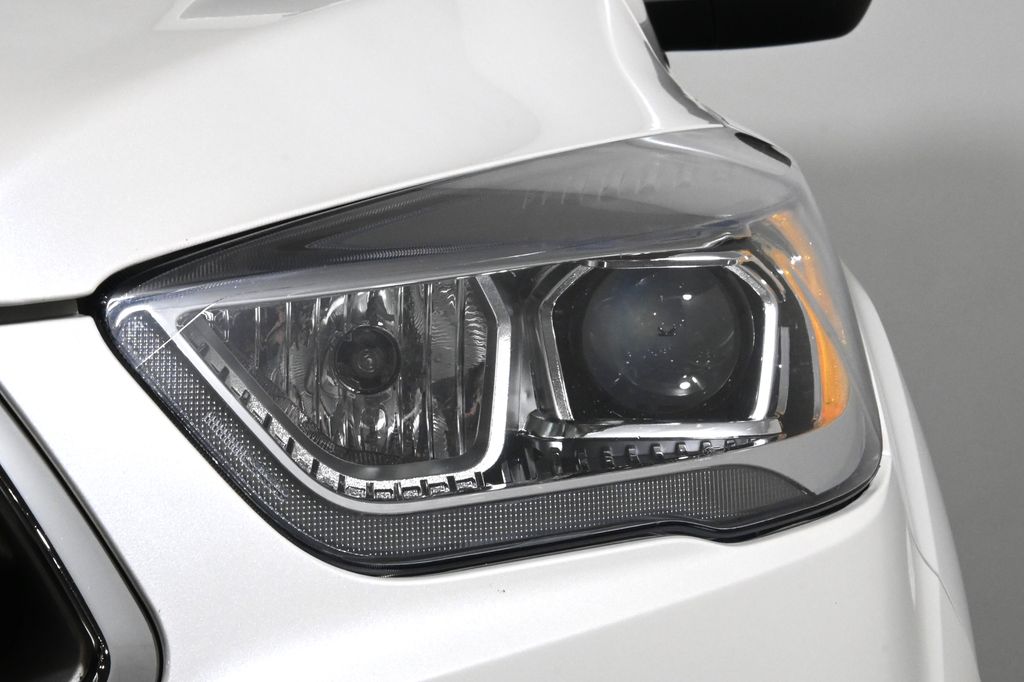 Thumbnail: 2019 Ford Escape - 11