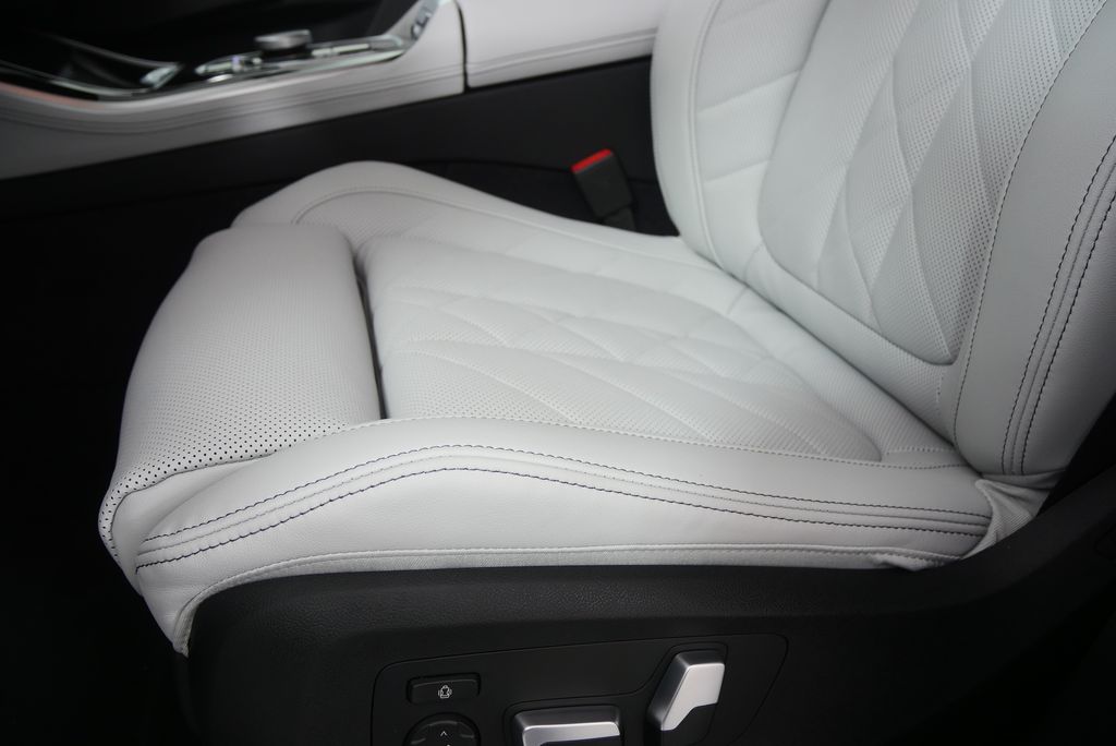 Thumbnail: 2026 BMW X5 - 10