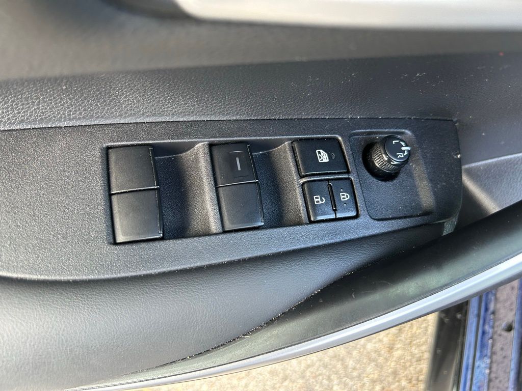 Thumbnail: 2023 Toyota Corolla - 16