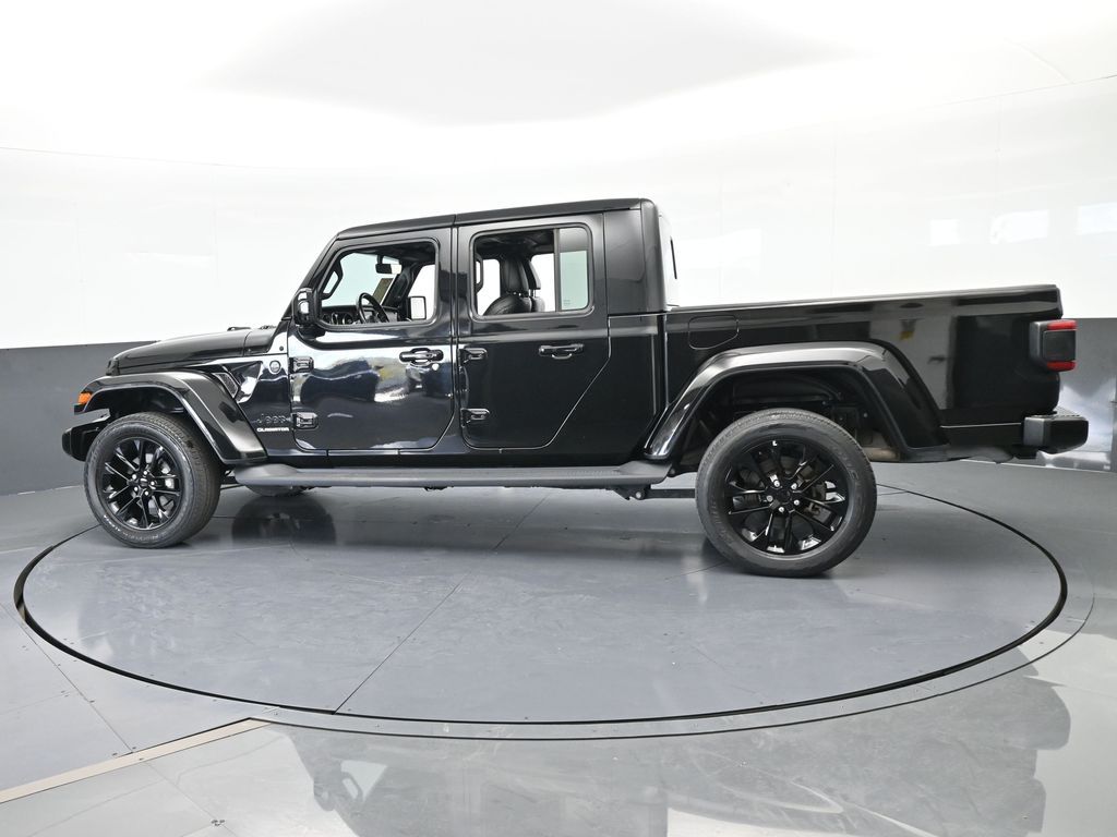 Used 2022 Black Clearcoat Jeep High Altitude image 3
