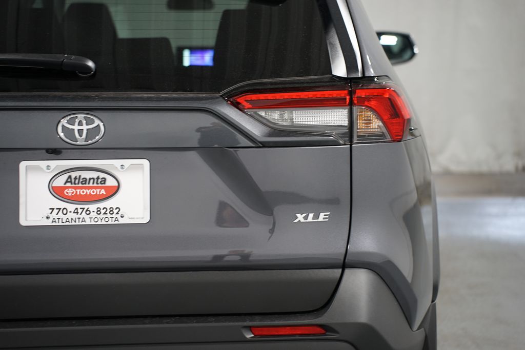 2025 Toyota RAV4 XLE 10