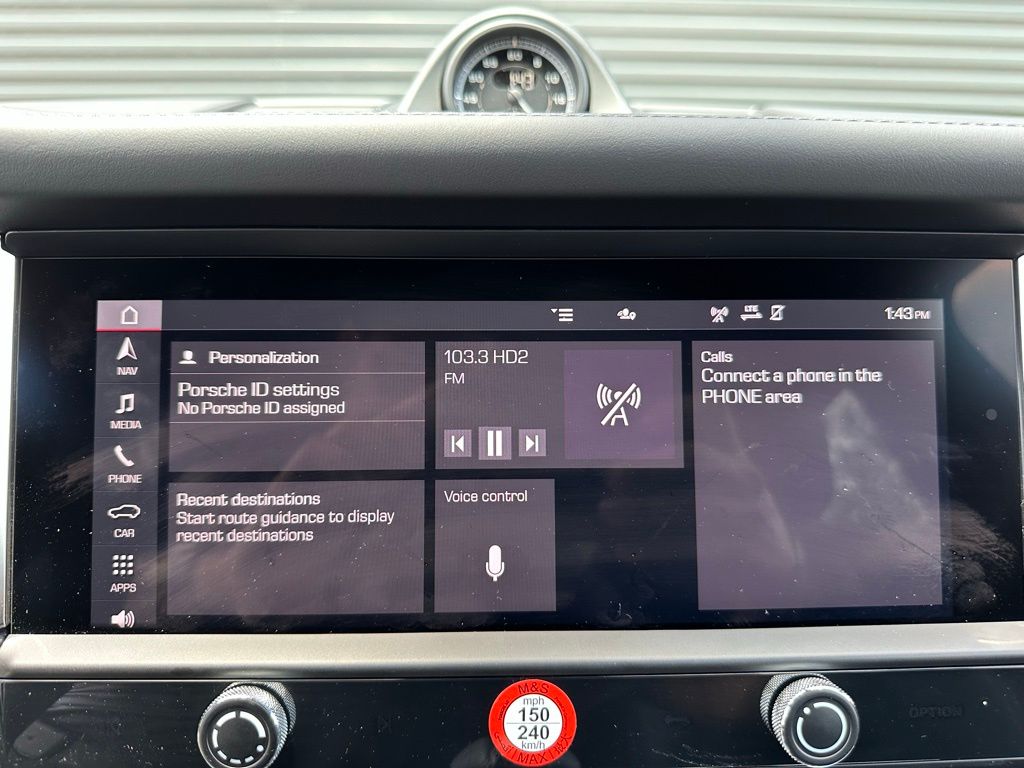 2025 Porsche Macan S 24