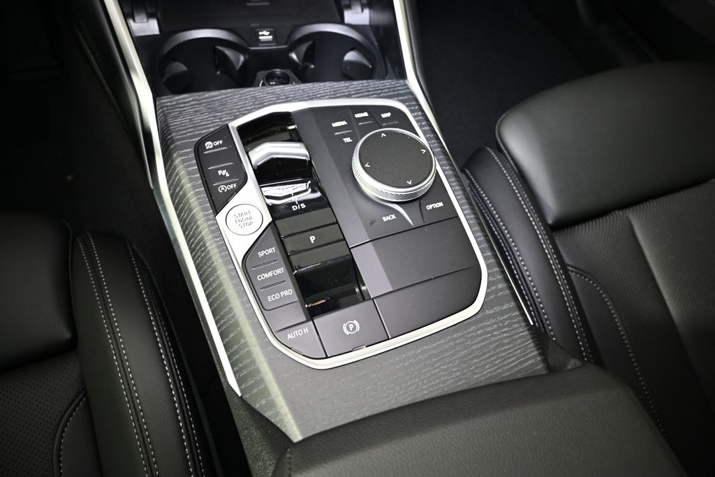 Thumbnail: 2025 BMW 3 Series - 19