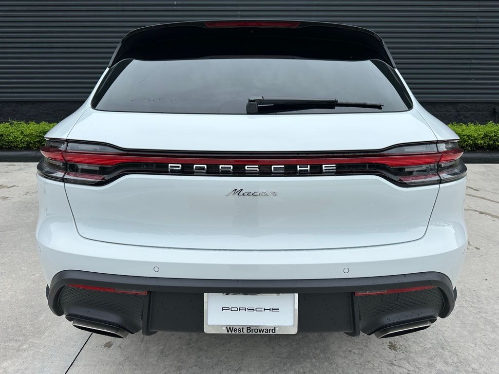 Thumbnail: 2026 Porsche Macan - 12
