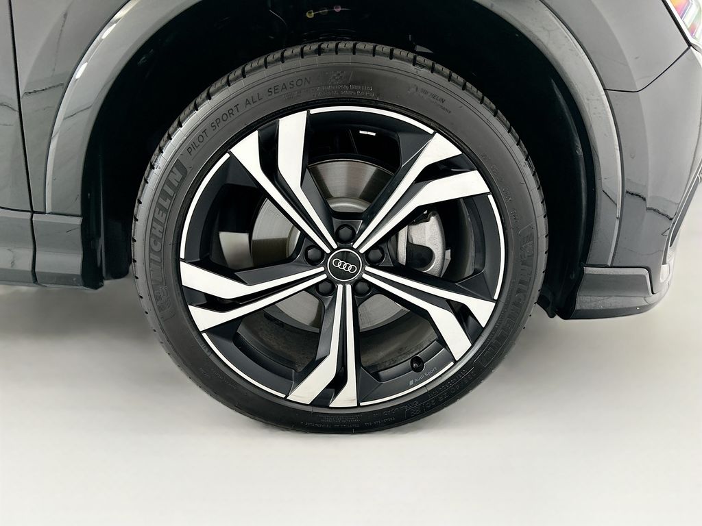 Thumbnail: 2023 Audi Q3 - 31