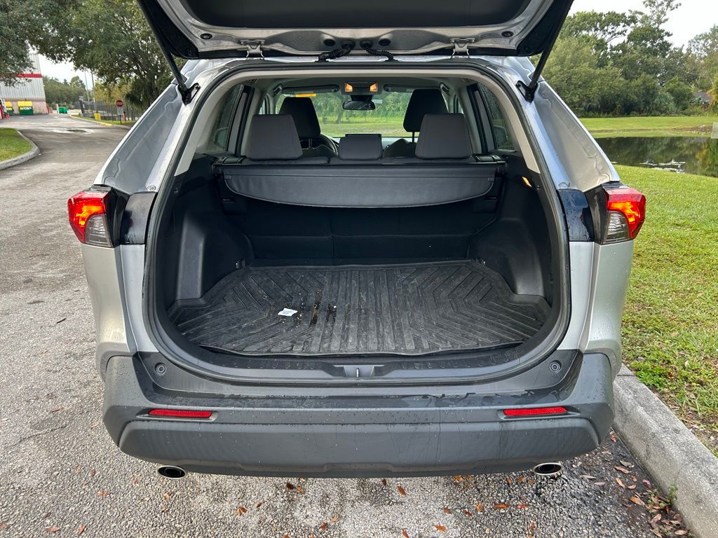 Thumbnail: 2021 Toyota RAV4 - 10