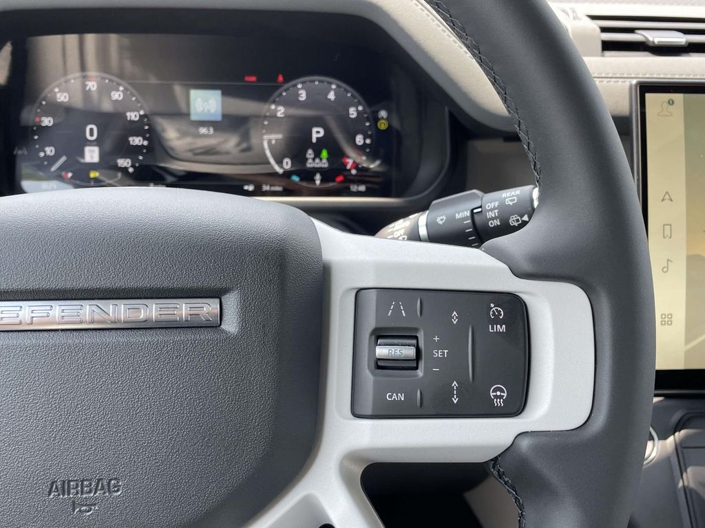 New 2026 Black Land Rover X-Dynamic SE image 36