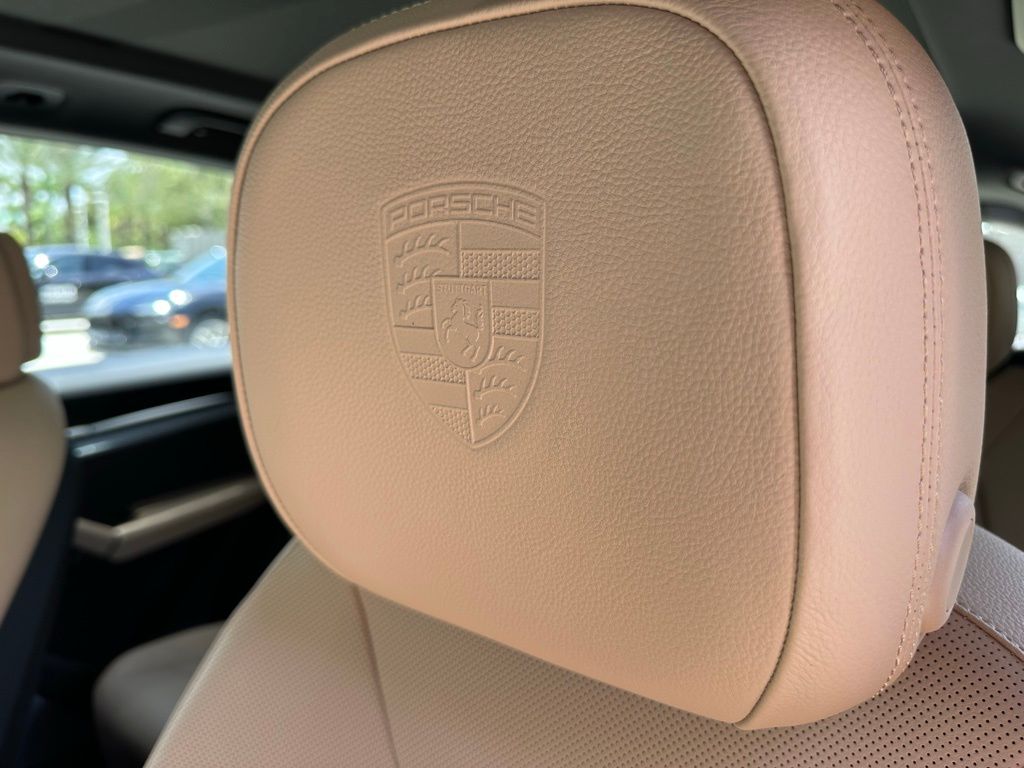 Thumbnail: 2025 Porsche Cayenne - 18
