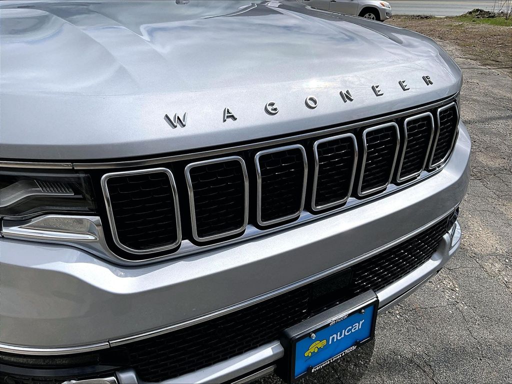2022 Jeep Wagoneer — photo 32
